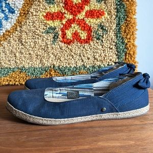 UGG Indah Espadrille Slip On Navy Sheepskin Bow Tie Loafers Flats Size 8